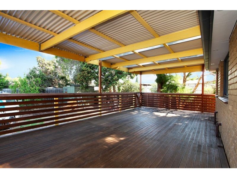 6 Perry Close, Melton VIC 3337