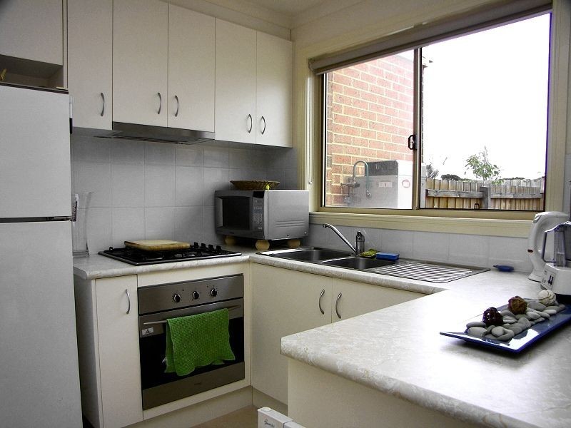 6/28-34 Phillips Street, Melton South VIC 3338