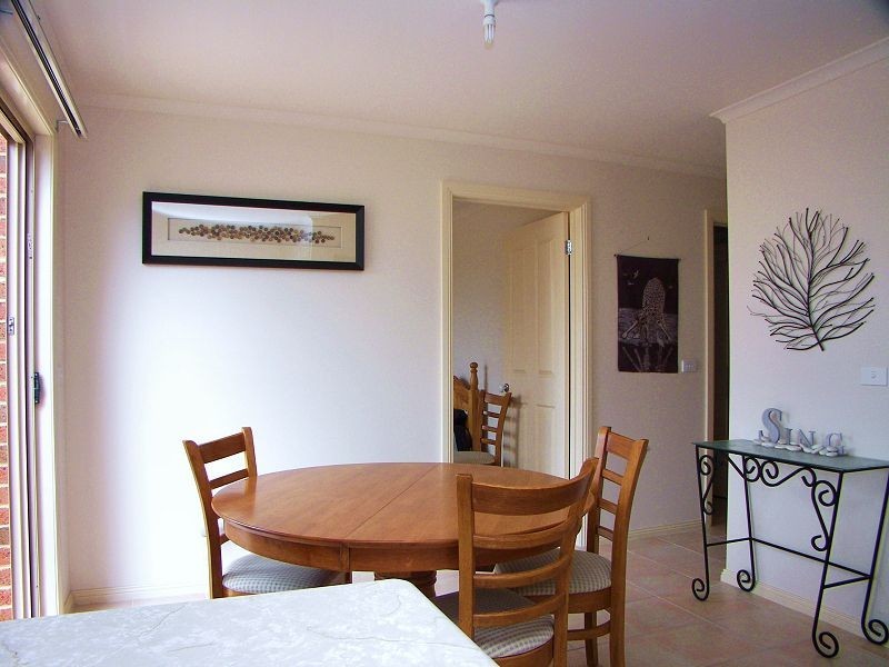 6/28-34 Phillips Street, Melton South VIC 3338