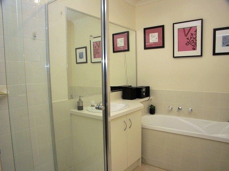 6/28-34 Phillips Street, Melton South VIC 3338