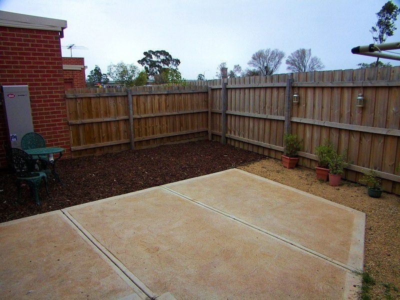 6/28-34 Phillips Street, Melton South VIC 3338