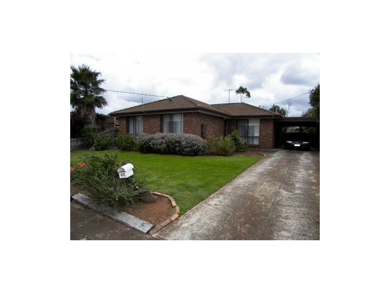 33 Lachlan Road, Melton South VIC 3338
