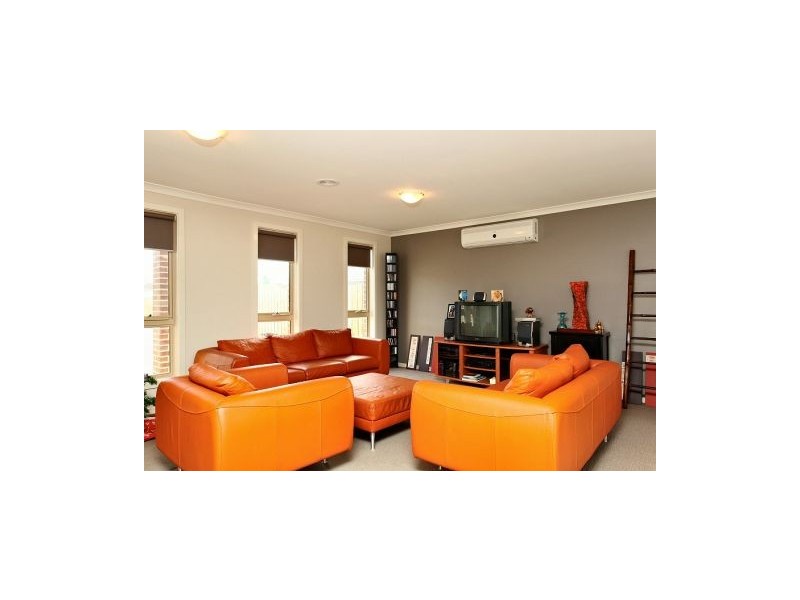 3/36 Kurrujong Crescent, Melton South VIC 3338