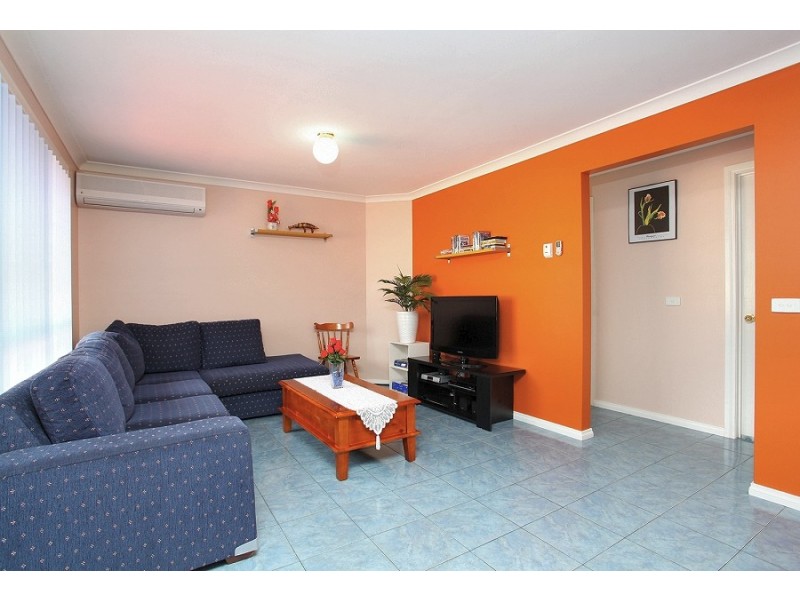 8 Thomasz Place, Melton VIC 3337