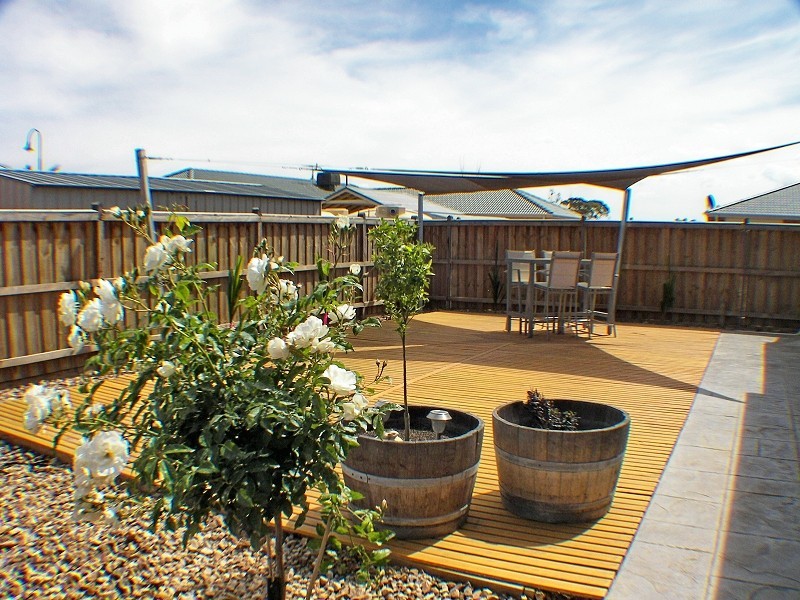 12 Indigo Square, Brookfield VIC 3338