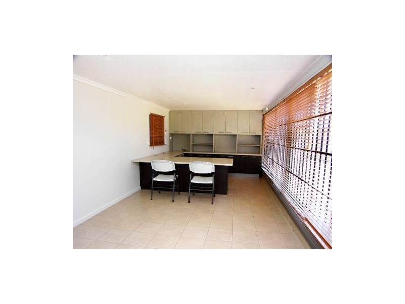 10/10 Norton Drive, Melton VIC 3337