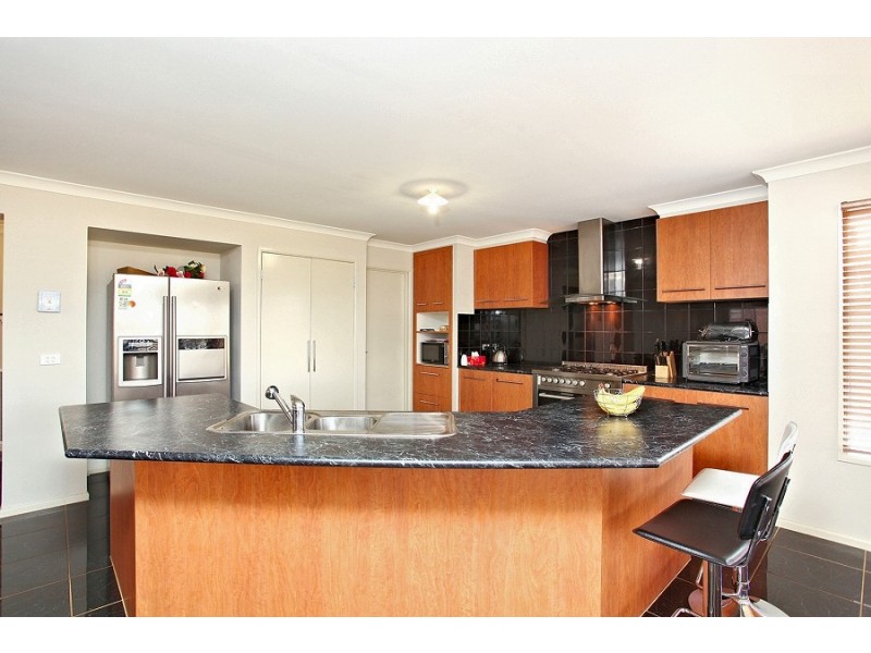 2 Saintly Court, Kurunjang VIC 3337