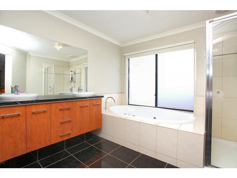 2 Saintly Court, Kurunjang VIC 3337