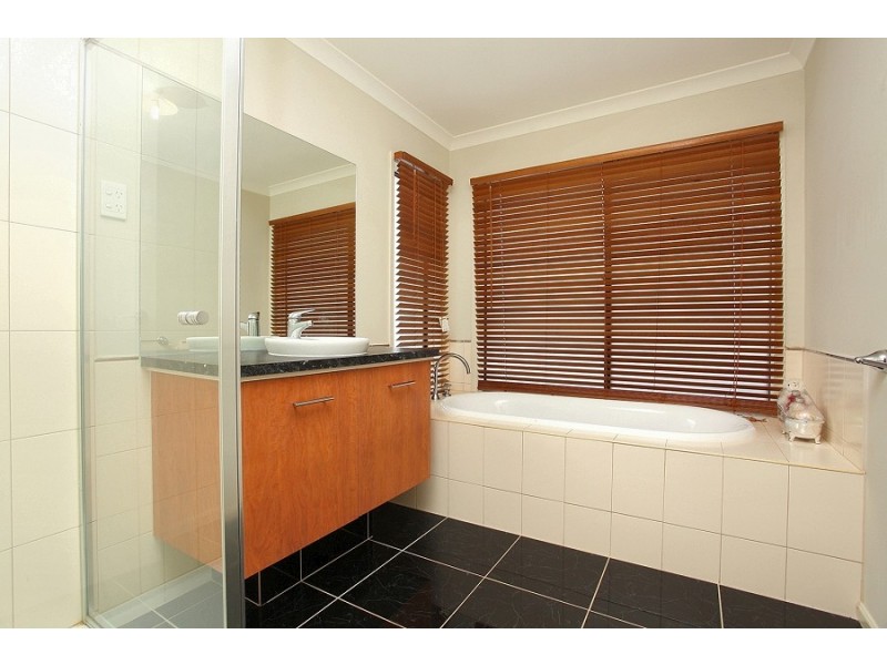 2 Saintly Court, Kurunjang VIC 3337