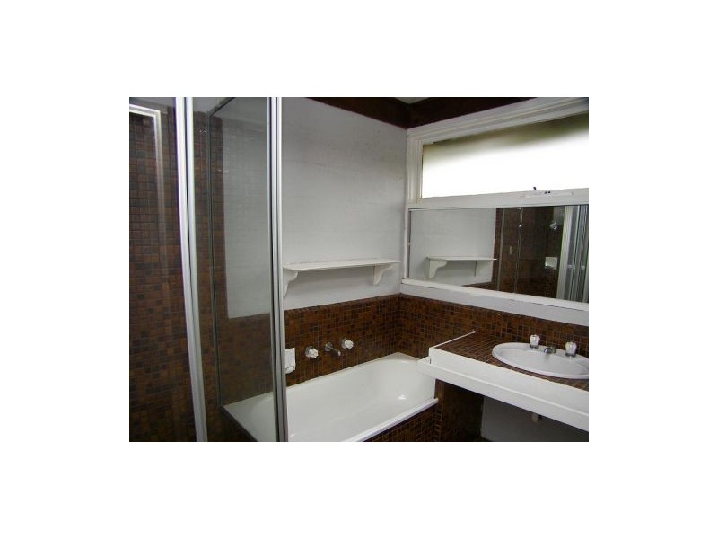 3 Cheshire Avenue, Melton South VIC 3338