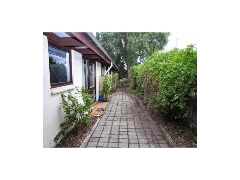 3 Cheshire Avenue, Melton South VIC 3338