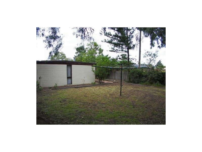 3 Cheshire Avenue, Melton South VIC 3338