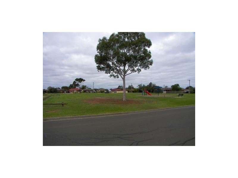 3 Cheshire Avenue, Melton South VIC 3338