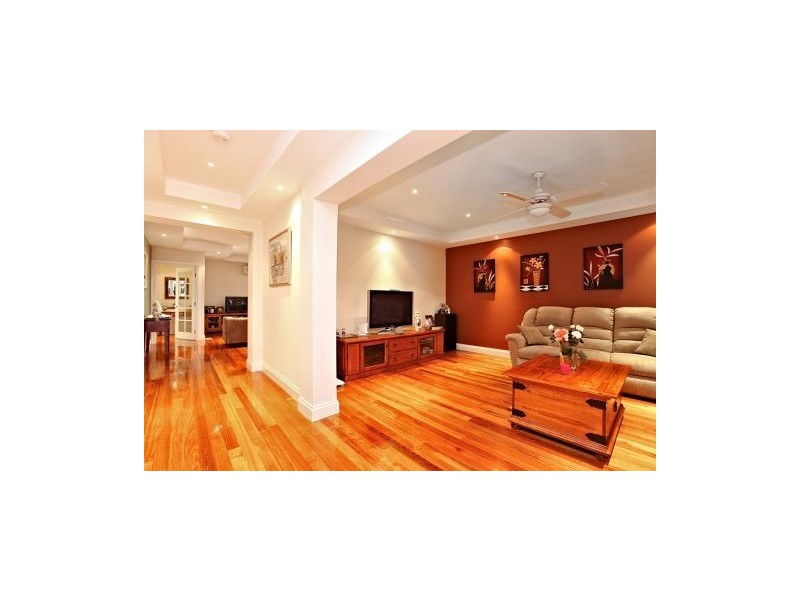 1/3 Sirius Way, Melton VIC 3337