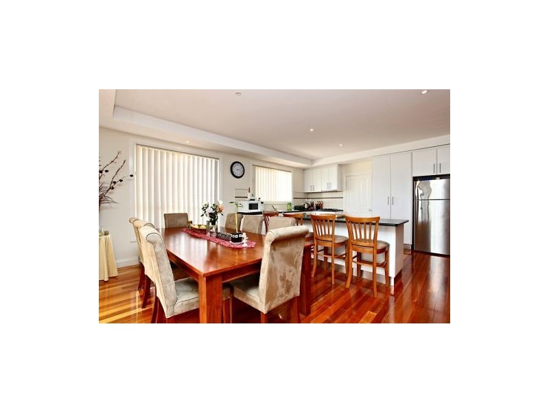 1/3 Sirius Way, Melton VIC 3337