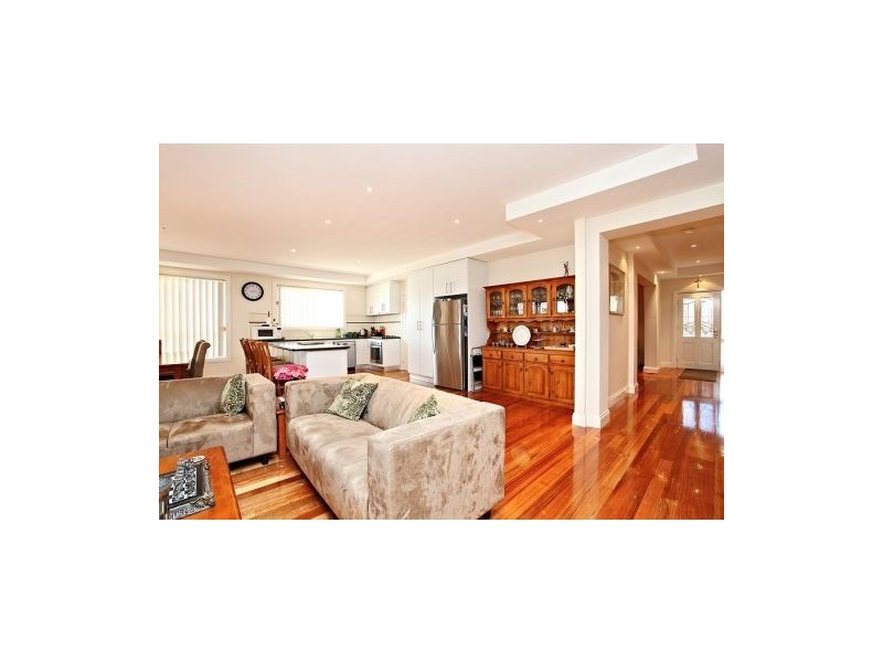 1/3 Sirius Way, Melton VIC 3337