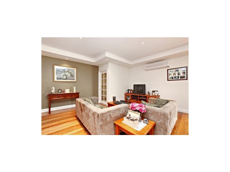 1/3 Sirius Way, Melton VIC 3337