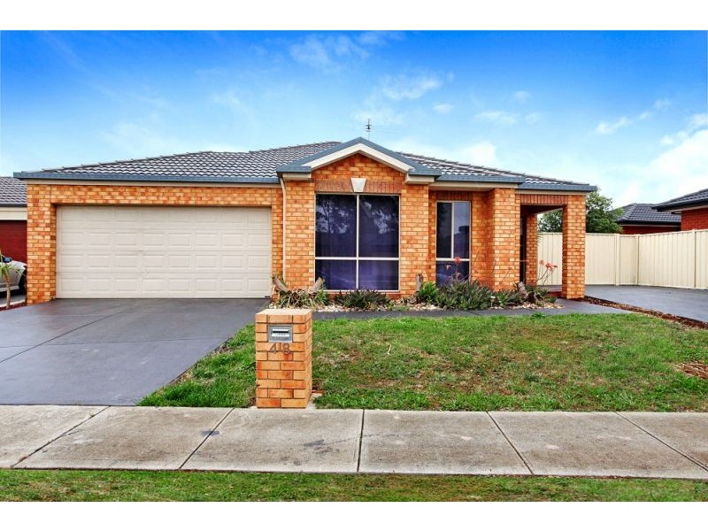 48 Featherhead Way, Melton VIC 3337