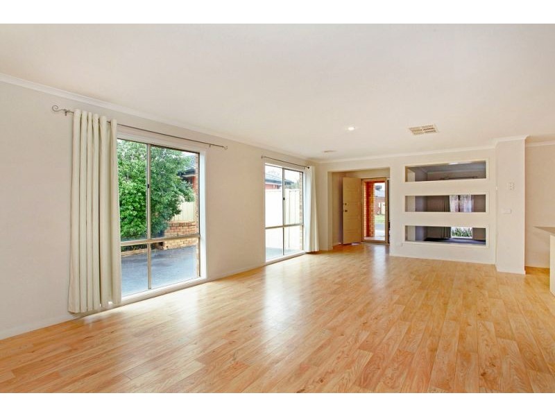 48 Featherhead Way, Melton VIC 3337