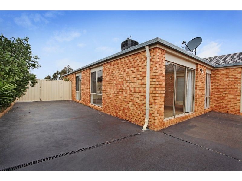 48 Featherhead Way, Melton VIC 3337