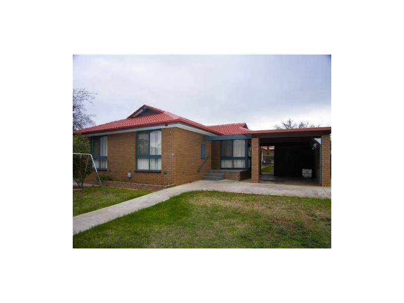 11 Raleighs Road, Melton VIC 3337