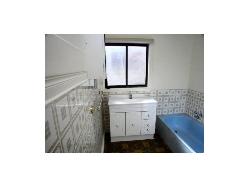 24 Lima Street, St Albans VIC 3021