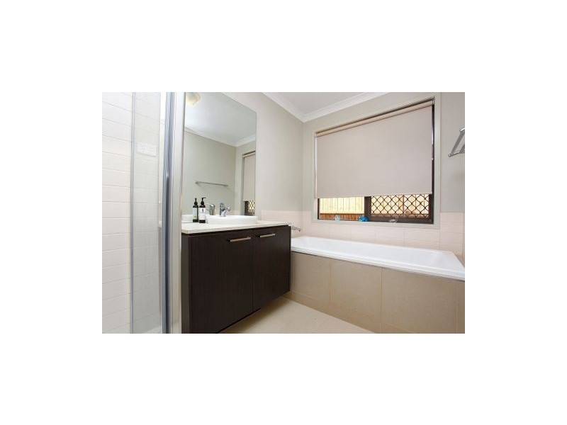 196 Clarkes Rd, Brookfield VIC 3338