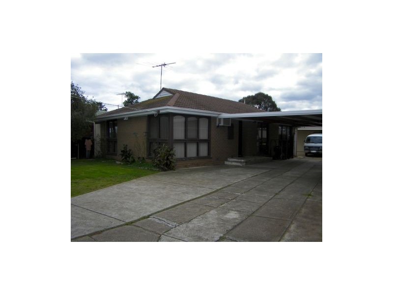 38 Grace Street, Melton South VIC 3338