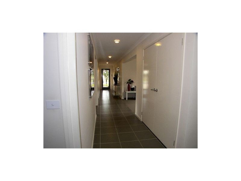 703 High Street, Melton VIC 3337