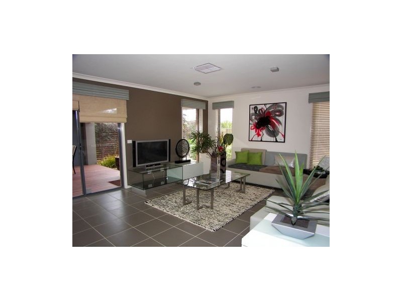 703 High Street, Melton VIC 3337