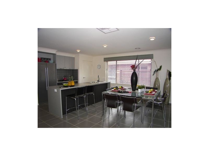 703 High Street, Melton VIC 3337