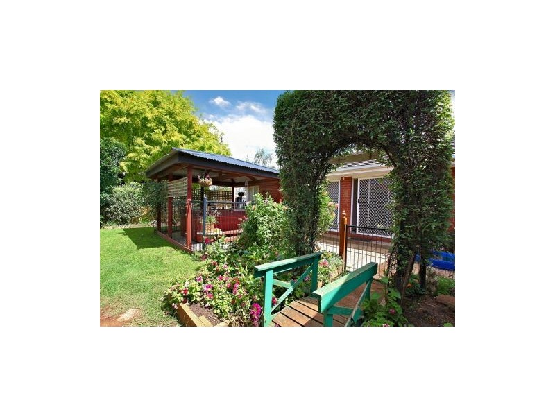 19 Cahill Drive, Brookfield VIC 3338