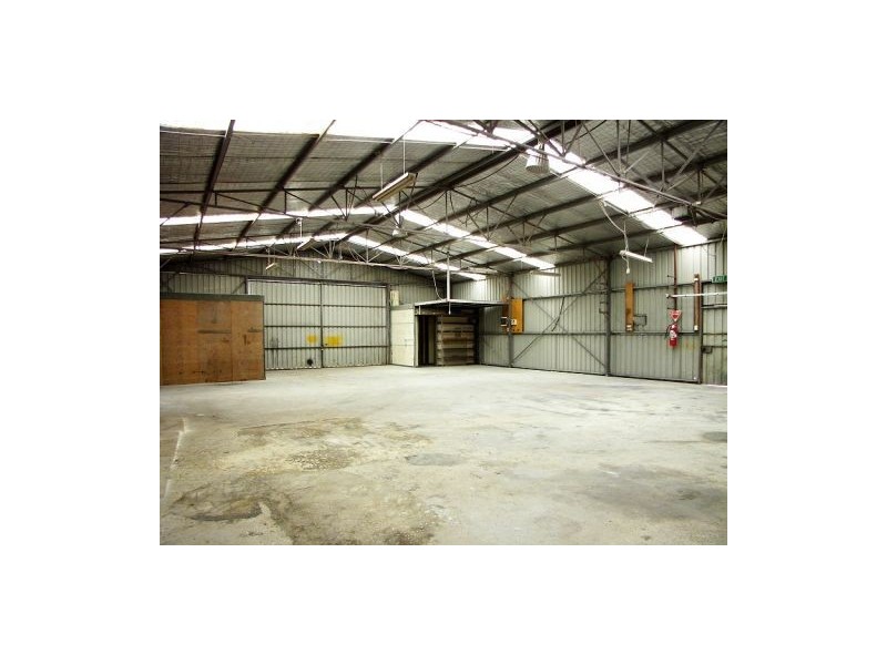 1/3 Collins Street, Melton VIC 3337