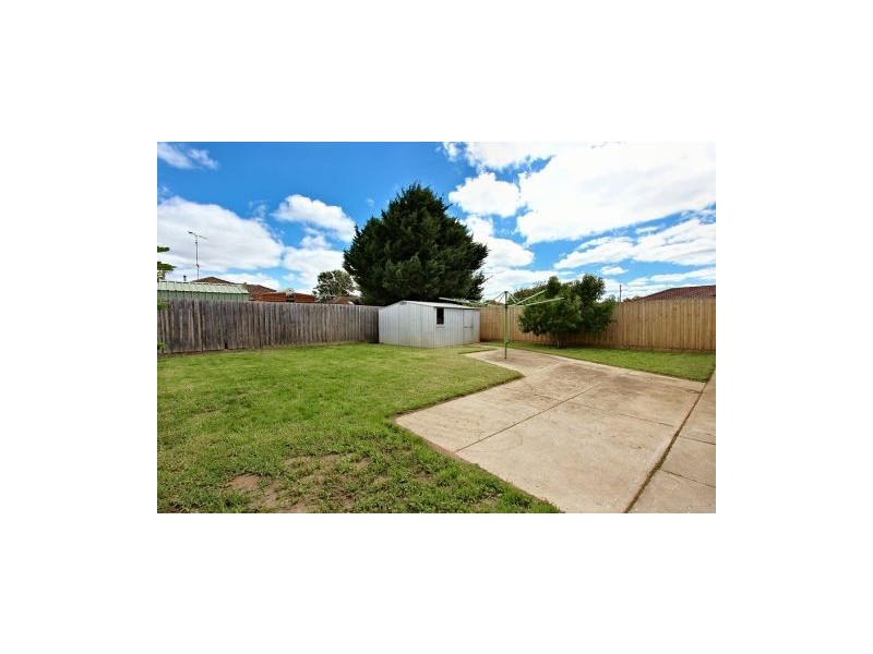 41 Bennett Street, Melton South VIC 3338