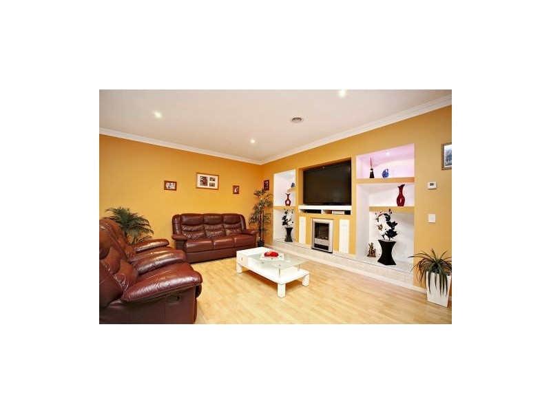 85 Lakewood Boulevard, Melton VIC 3337