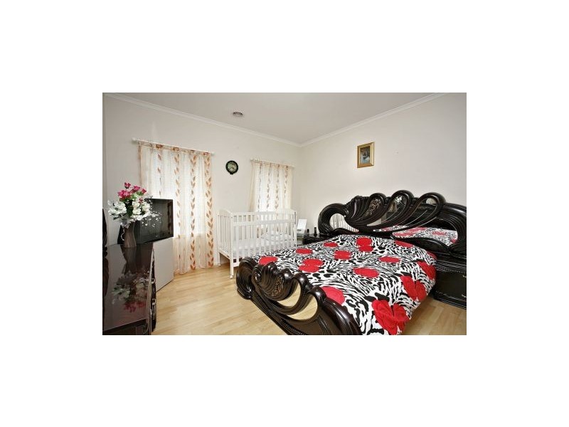 85 Lakewood Boulevard, Melton VIC 3337