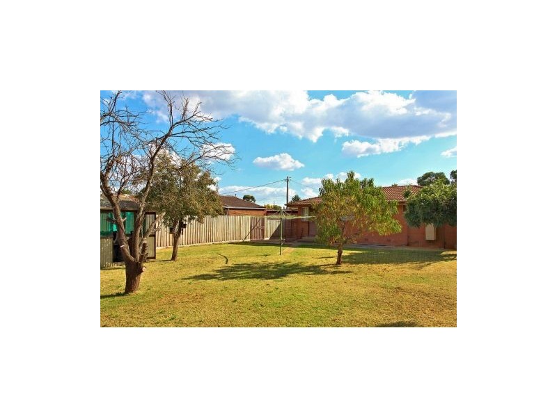 16 Hurley Street, Melton VIC 3337