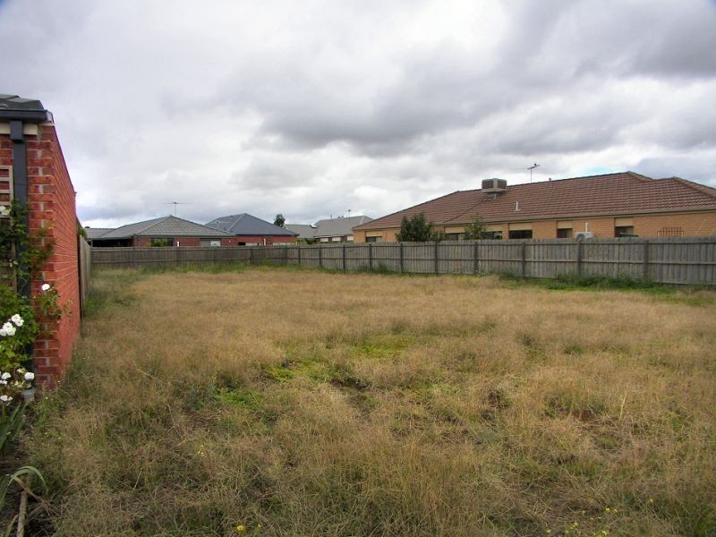 17 Trentwood Avenue, Melton West VIC 3337