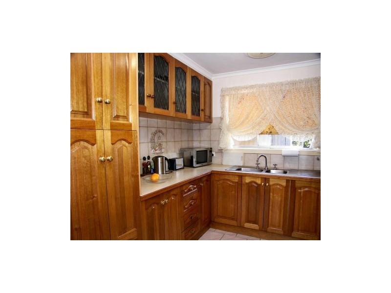 7 Thomas Avenue, Melton South VIC 3338