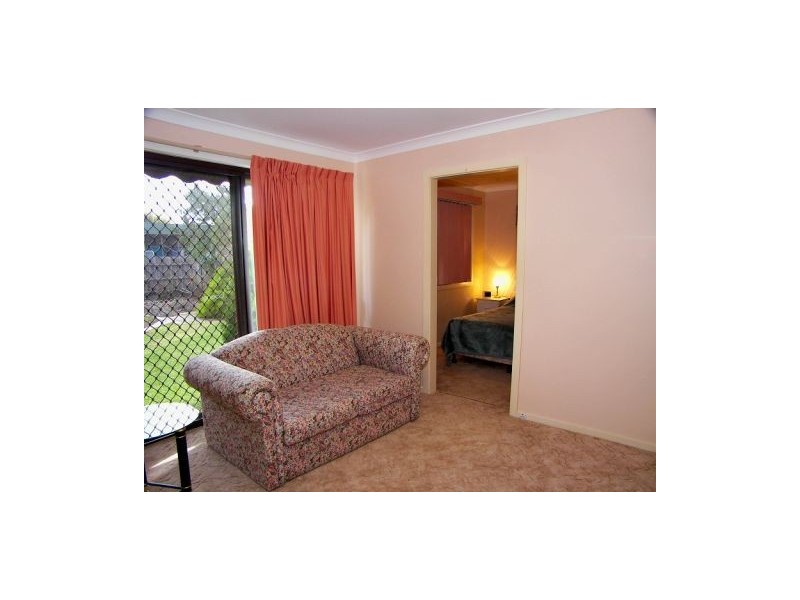 7 Thomas Avenue, Melton South VIC 3338