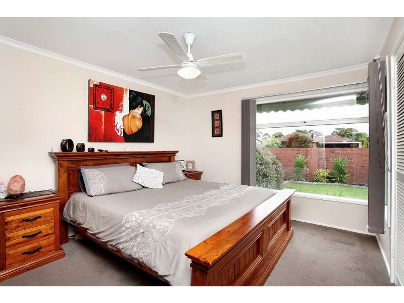 44 Bennett Street, Melton South VIC 3338