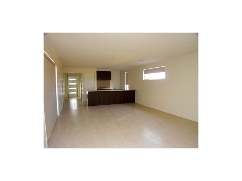 8 Pittos Avenue, Brookfield VIC 3338