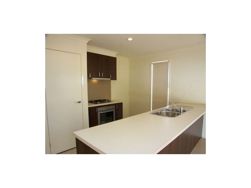 8 Pittos Avenue, Brookfield VIC 3338