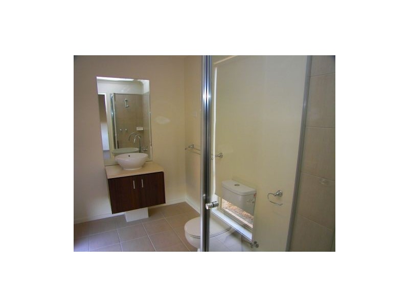 8 Pittos Avenue, Brookfield VIC 3338