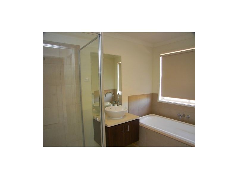 8 Pittos Avenue, Brookfield VIC 3338