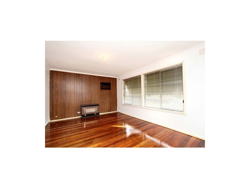 6 Bourke Road, Melton South VIC 3338