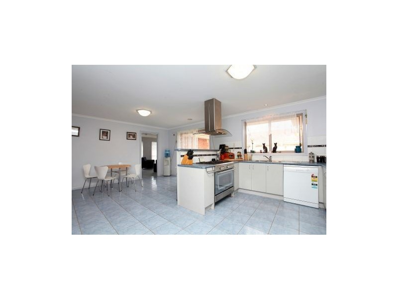 25 Banker Street, Melton VIC 3337