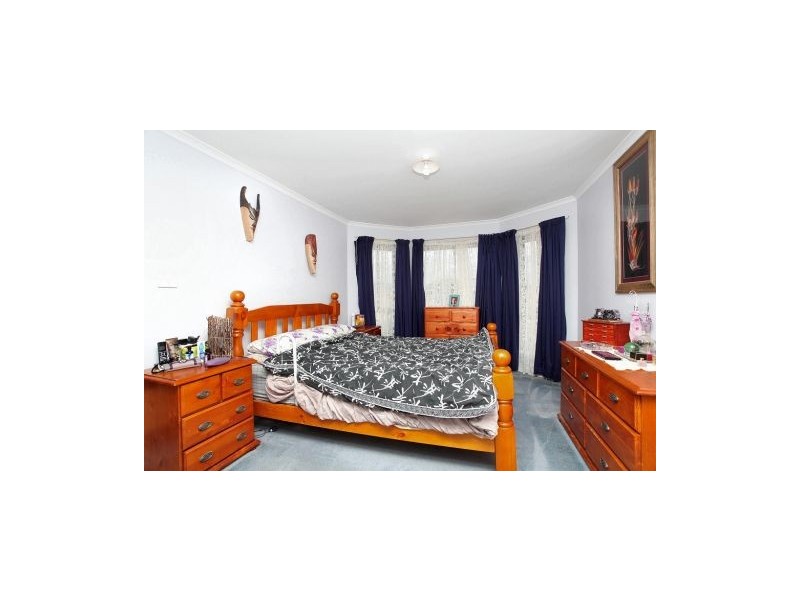 25 Banker Street, Melton VIC 3337