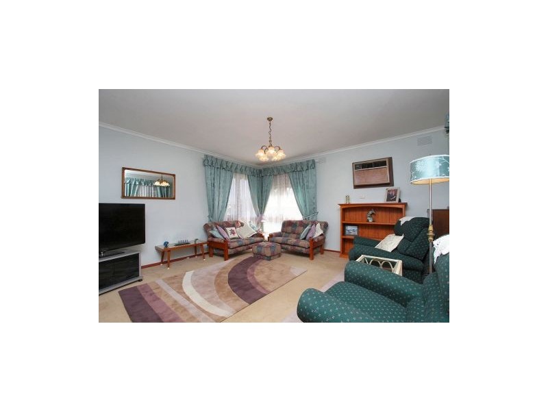 14 Grace Street, Melton South VIC 3338