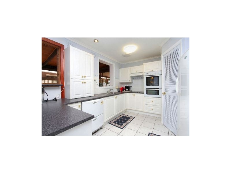 14 Grace Street, Melton South VIC 3338